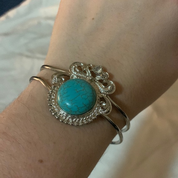 Jewelry - Blue Stone Clasp Bracelet